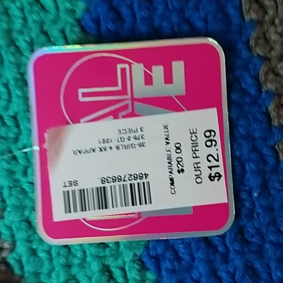 2 piece Tshirt and shorts set - Picture 6 of 6